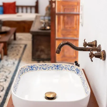 Antique 林都斯
